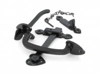 Black Thumblatch Set with Chain
