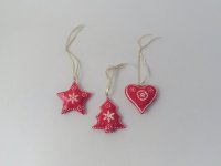 Giftware Trading Red Ceramic Decoration - Assorted