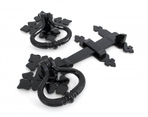 Black Shakespeare Latch Set