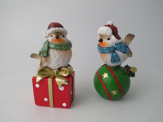 Giftware Trading Winter Robin on Gift/Bauble 13cm - Assorted